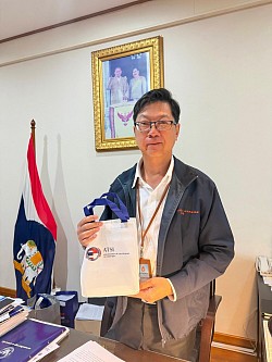 เอฟ